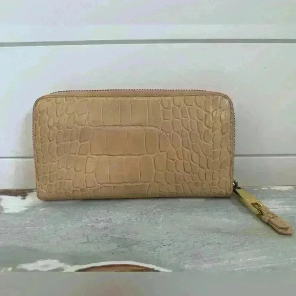 Badgley Mischka Wallet Purse Wristlet - Picture 3 of 10